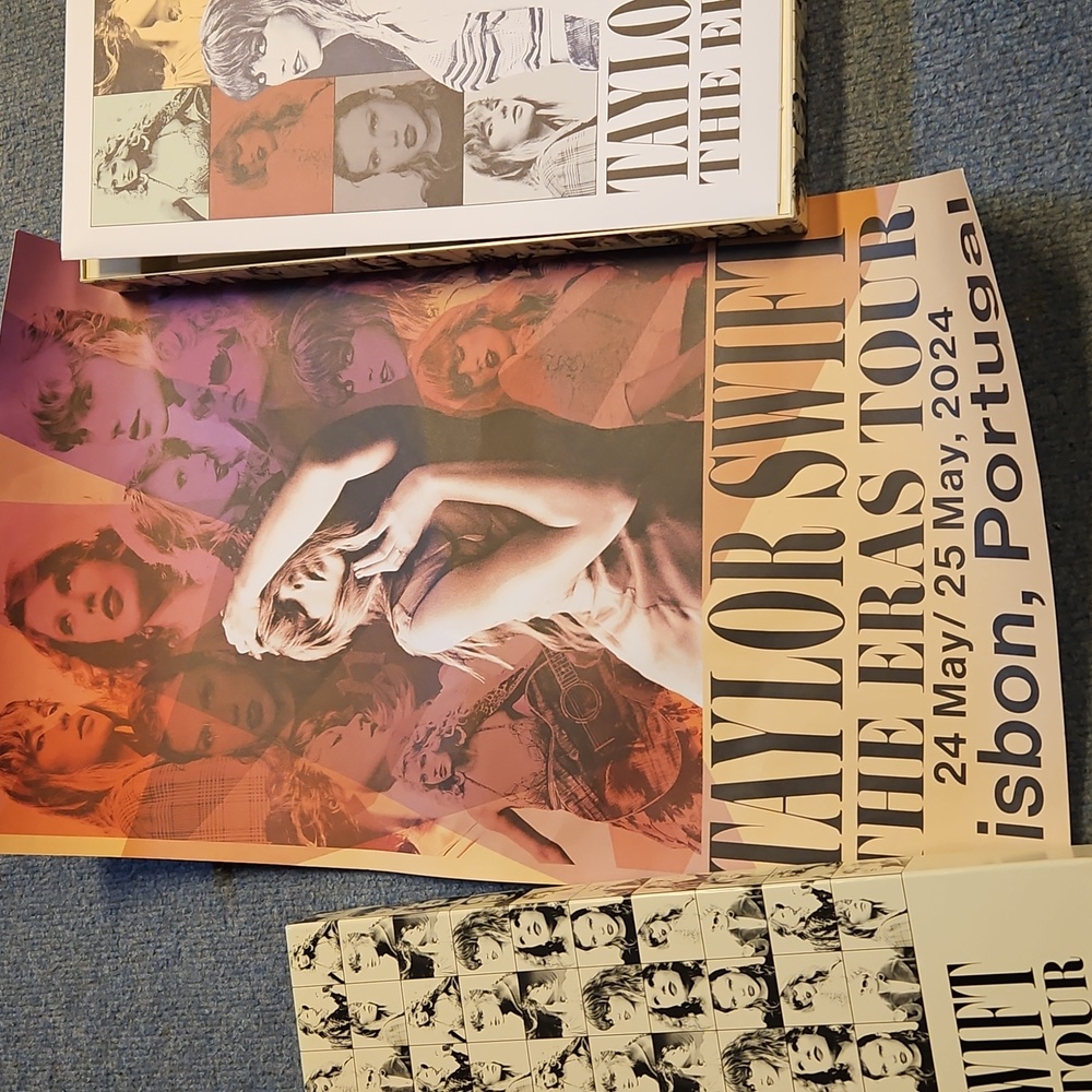 Portugal Taylor Swift : Bonus  Poster and The Eras Tour Merchandise Set